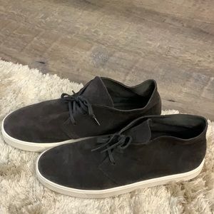 Vince 9.5 Chelsea Charcoal sneaker